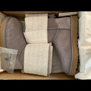 Ugg Bailey Bow II Gull Grey Suede size 8